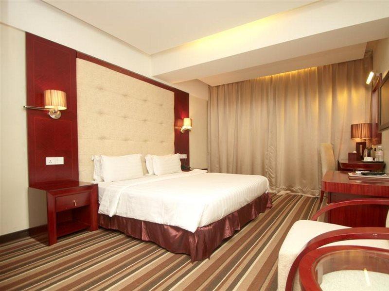Celyn City Hotel Kota Kinabalu Buitenkant foto