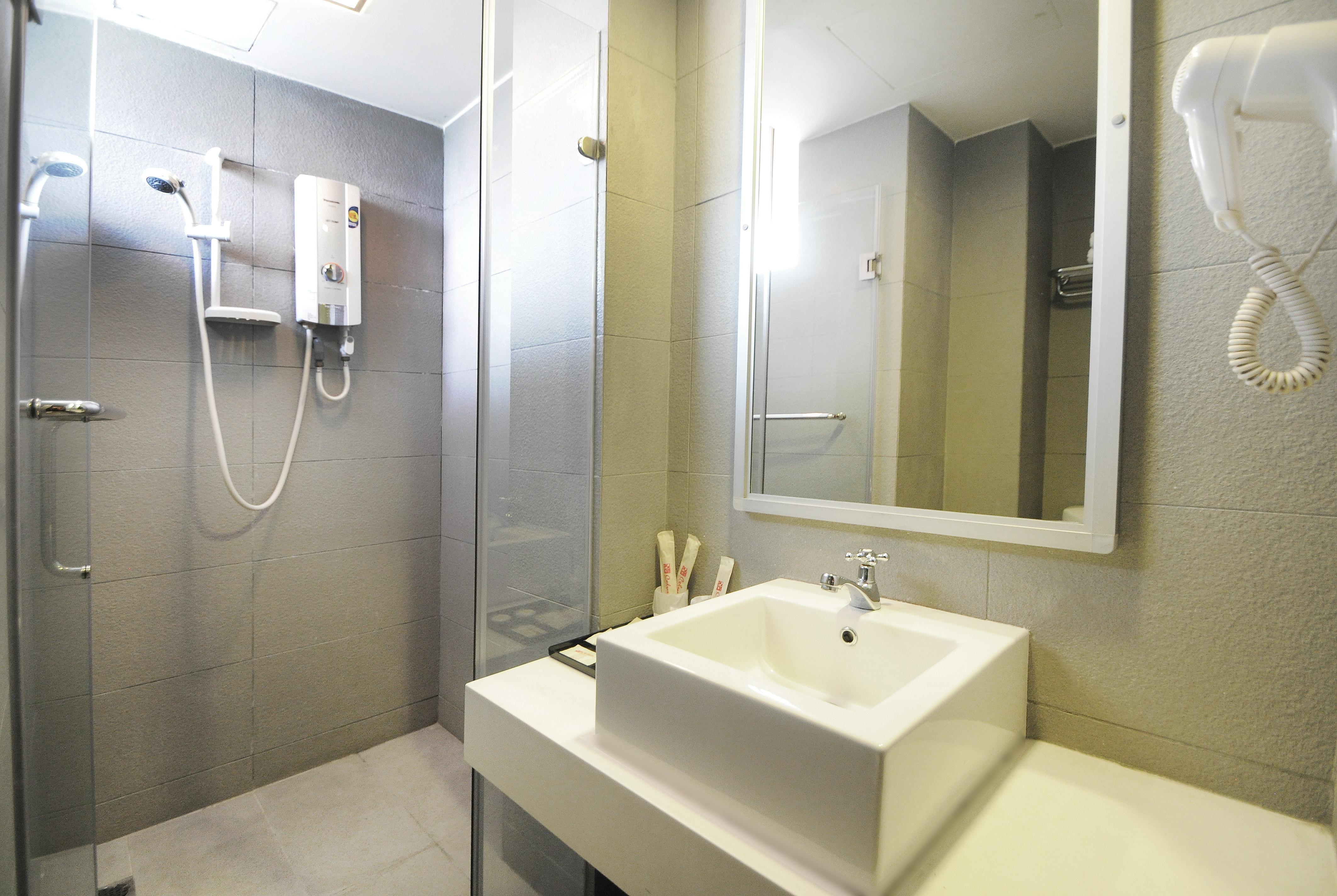Celyn City Hotel Kota Kinabalu Buitenkant foto