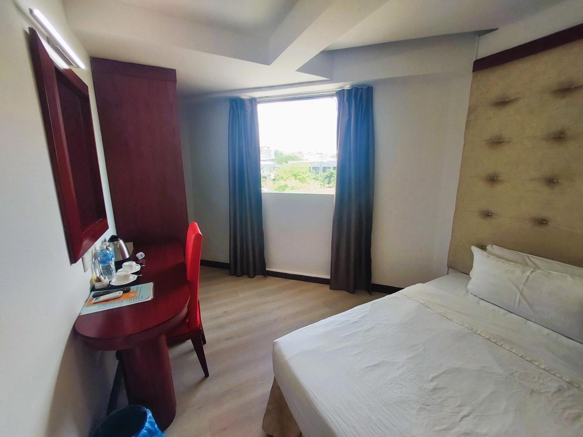 Celyn City Hotel Kota Kinabalu Buitenkant foto
