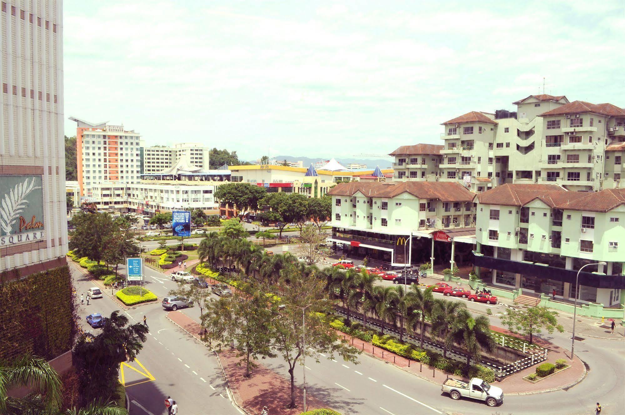 Celyn City Hotel Kota Kinabalu Buitenkant foto